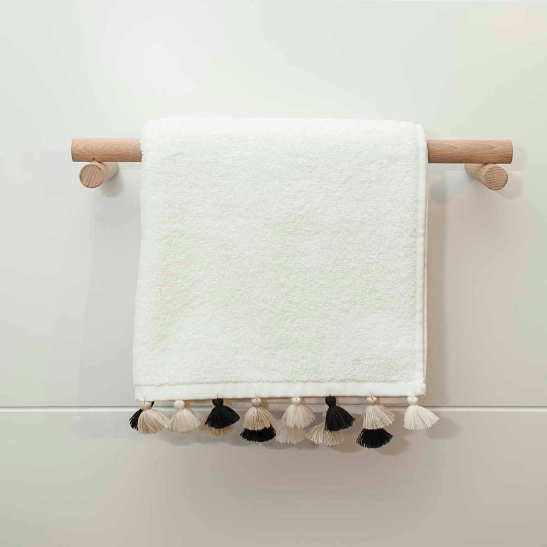 Toallero de baño de madera de haya estilo minimalista 35 cm, ideal para organizar y decorar